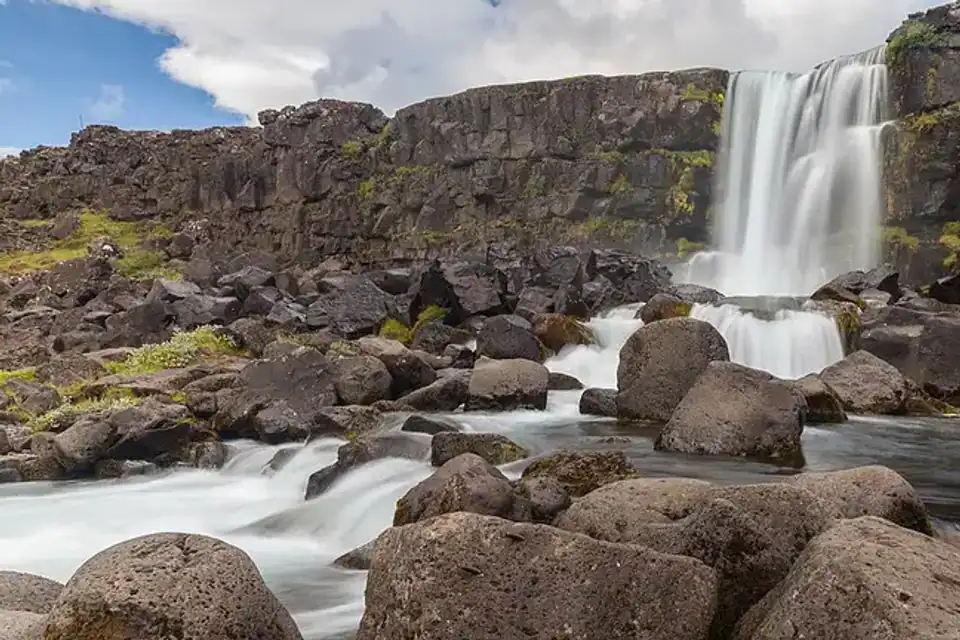 Þingvellir: historia, senderos y dorsal mesoatlántica