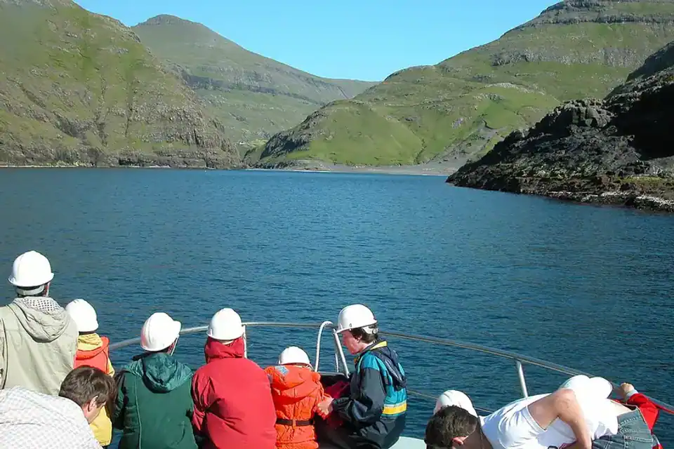 Islas centrales entre fiordos y aldeas